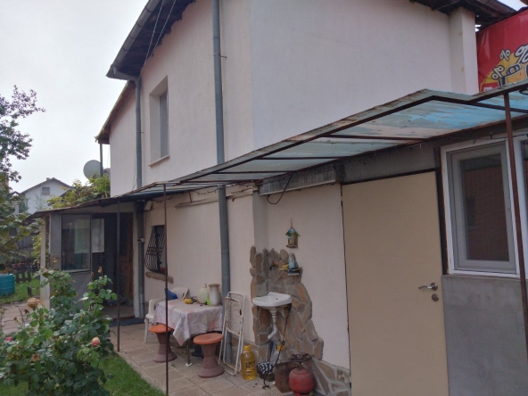 Къща в Перник, Байкушева махала - 60 кв.м за 714 €/кв.м - Снимка #1