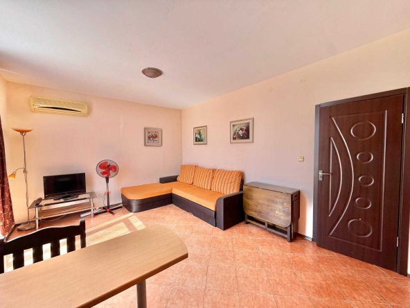 Двустаен апартамент в к.к. Слънчев бряг - 78 кв.м за 477 €/кв.м - Снимка #1