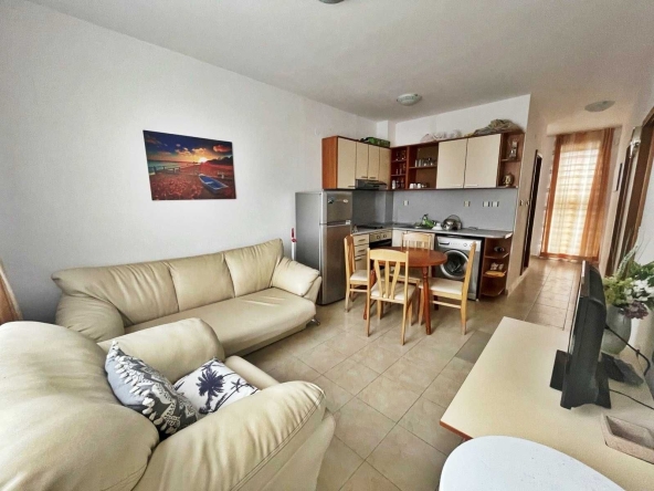 Тристаен апартамент в к.к. Слънчев бряг - 68 кв.м за 622 €/кв.м - Снимка #1