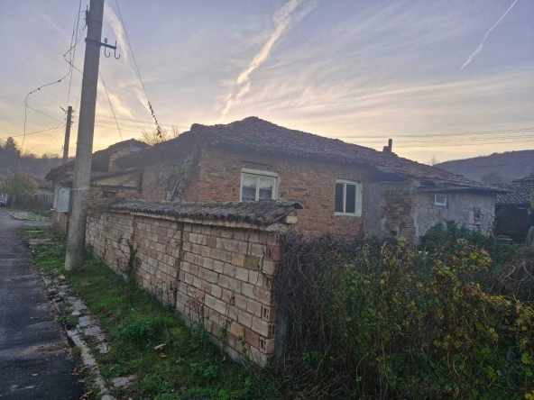 Къща в с. Стеврек, Област Търговище - 57 кв.м за 179 €/кв.м - Снимка #1