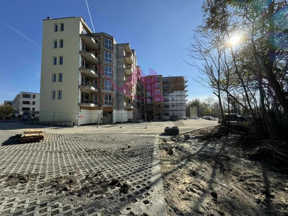 Дава се под наем Магазин в Варна, Младост 1 - 400 кв.м за 4488.51 € - Снимка #1