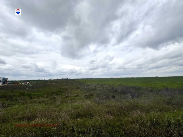 Парцел в Русе, Промишлена зона - Изток - 38993 кв.м за 16 €/кв.м - Снимка #1