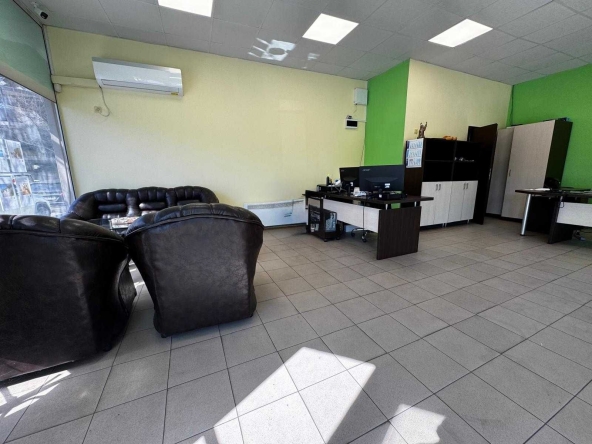 Дава се под наем Офис в Русе, Център - 40 кв.м за 348.84 € - Снимка #1