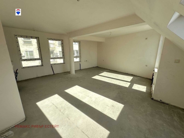 Тристаен апартамент в Русе, Център - 129 кв.м за 786 €/кв.м - Снимка #1