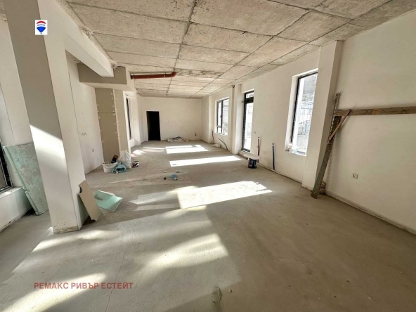 Магазин в Русе, Център - 93 кв.м за 839 €/кв.м - Снимка #1
