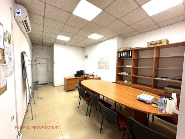 Дава се под наем Магазин в Русе, Хъшове - 50 кв.м за 348.84 € - Снимка #1