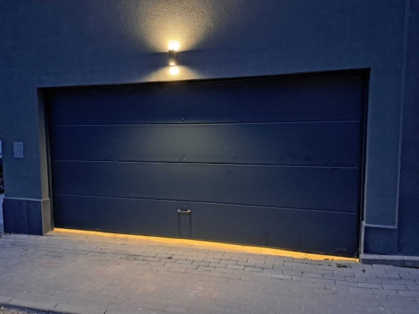 Дава се под наем Гараж / Паркомясто в Варна, ЖП Гара - 40 кв.м за 328.95 € - Снимка #1