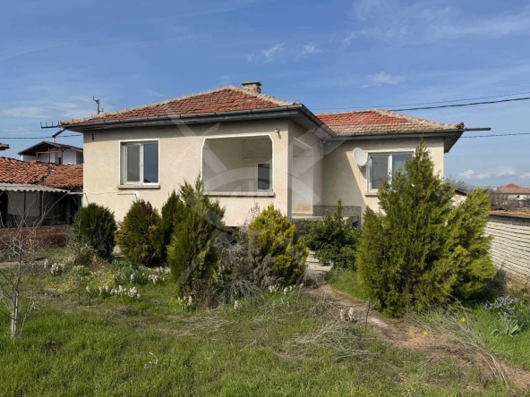 Къща в с. Царимир, Област Пловдив - 151 кв.м за 159 €/кв.м - Снимка #1