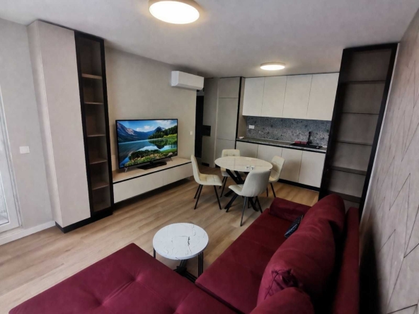 Дава се под наем Двустаен апартамент в Варна, Център - 60 кв.м за 498.27 € - Снимка #1