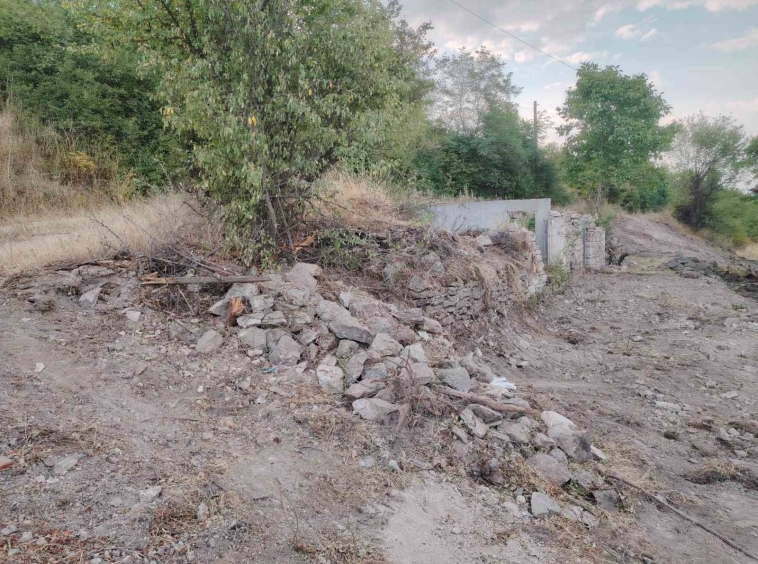 Парцел в с. Три могили, Област Пловдив - 672 кв.м за 12 €/кв.м - Снимка #1