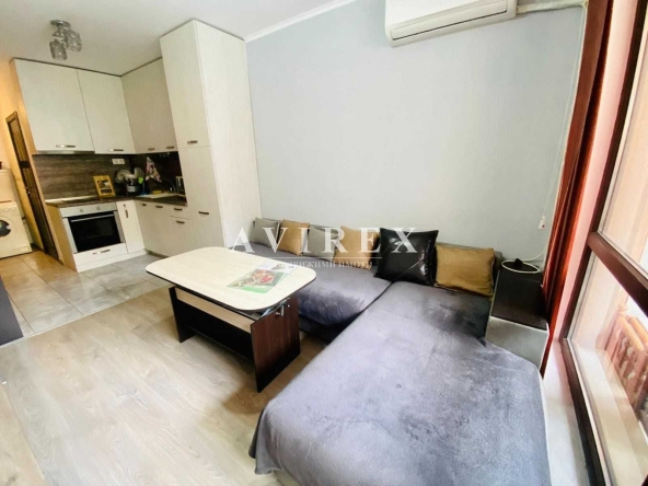 Дава се под наем Едностаен апартамент в Пловдив, Южен - 38 кв.м за 278.97 € - Снимка #1
