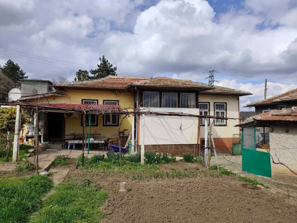 Къща в с. Владимирово, Област Добрич - 80 кв.м за 287 €/кв.м - Снимка #1