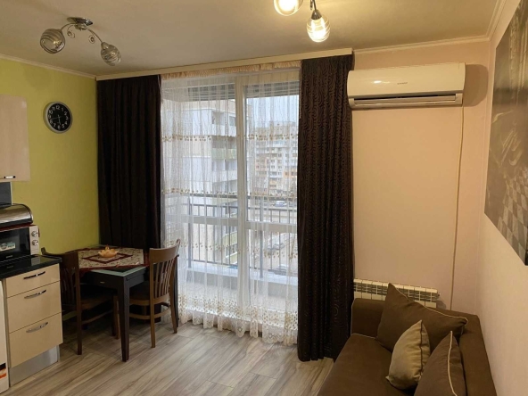 Дава се под наем Двустаен апартамент в София, Център - 65 кв.м за 598.23 € - Снимка #1