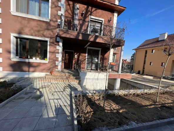 Тристаен апартамент в София, Бояна - 103 кв.м за 1387 €/кв.м - Снимка #1