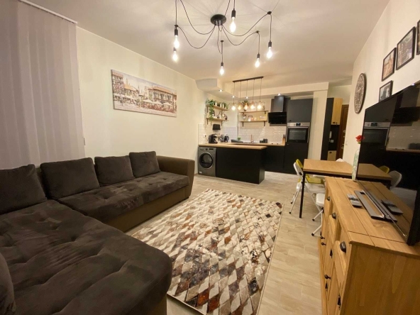 Дава се под наем Двустаен апартамент в Варна, Бриз - 68 кв.м за 817.53 € - Снимка #1