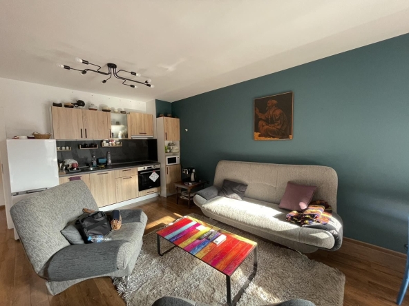 Дава се под наем Двустаен апартамент в София, Зона Б-18 - 65 кв.м за 648.21 € - Снимка #1