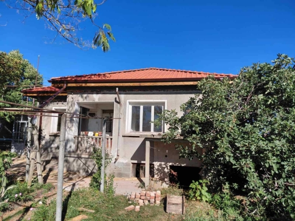 Къща в с. Розово, Област Стара Загора - 100 кв.м за 587 €/кв.м - Снимка #1