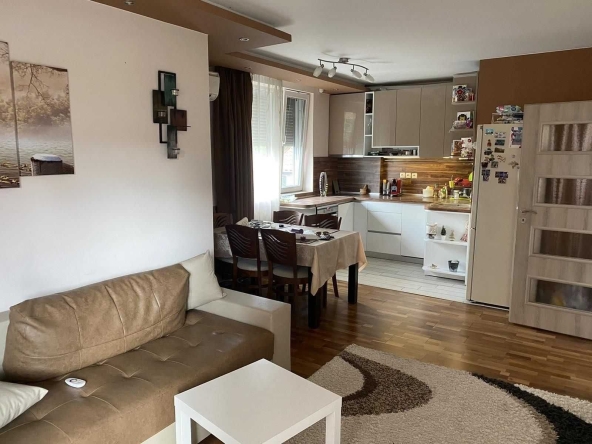 Тристаен апартамент в София, Лозенец - 106 кв.м за 1689 €/кв.м - Снимка #1