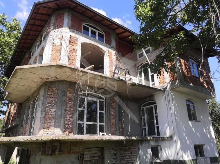 Къща в с. Строево, Област Пловдив - 780 кв.м за 196 €/кв.м - Снимка #1