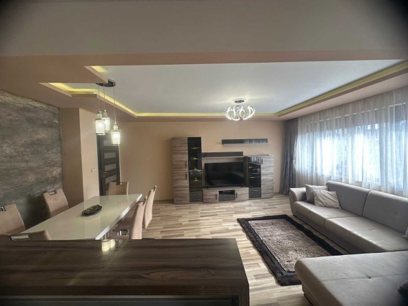 Дава се под наем Тристаен апартамент в София, Витоша - 103 кв.м за 947.58 € - Снимка #1