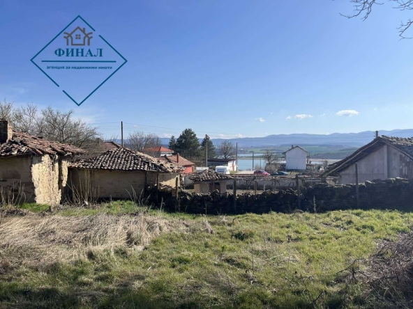 Парцел в с. Ловец, Област Шумен - 900 кв.м за 6 €/кв.м - Снимка #1