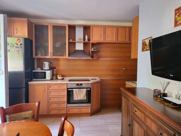 Дава се под наем Двустаен апартамент в Варна, Бриз - 52 кв.м за 598.23 € - Снимка #1