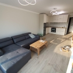 Дава се под наем Двустаен апартамент в Бургас, Славейков - 75 кв.м за 561 € - Снимка #1