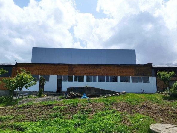 Дава се под наем Склад в Банско - 2000 кв.м за 178.5 € - Снимка #1