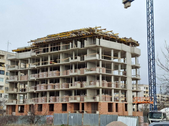 Тристаен апартамент в София, Левски В - 120 кв.м за 1071 €/кв.м - Снимка #1