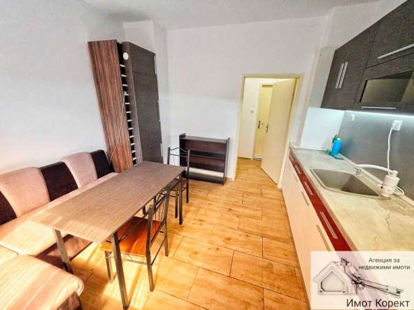 Дава се под наем Четиристаен апартамент в Асеновград - 90 кв.м за 348.84 € - Снимка #1