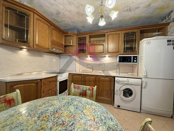 Дава се под наем Двустаен апартамент в Варна, Бриз - 75 кв.м за 448.8 € - Снимка #1