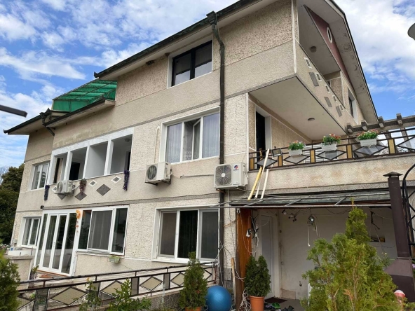 Хотел в Варна, м-т Евксиноград - 1000 кв.м за 490 €/кв.м - Снимка #1