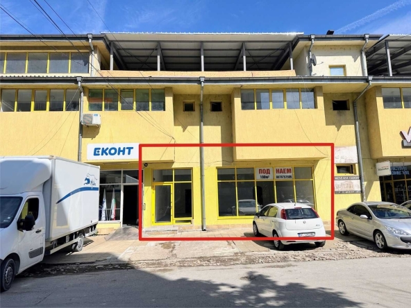 Дава се под наем Магазин в Велико Търново, Център - 100 кв.м за 483.48 € - Снимка #1