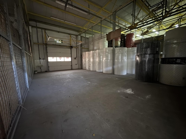 Дава се под наем Склад в Хасково, Промишлена зона - Север - 72 кв.м за 122.91 € - Снимка #1