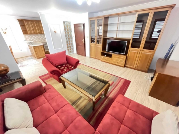 Дава се под наем Тристаен апартамент в Бургас, Лазур - 65 кв.м за 698.19 € - Снимка #1
