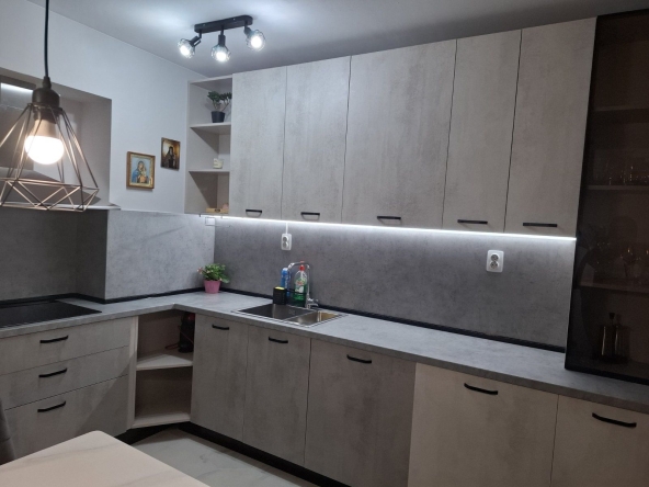 Дава се под наем Двустаен апартамент в Пловдив, Прослав - 65 кв.м за 498.27 € - Снимка #1