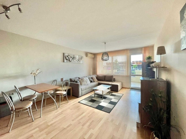 Тристаен апартамент в Свети Влас - 86 кв.м за 783 €/кв.м - Снимка #1
