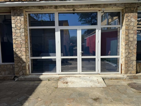 Дава се под наем Склад в Пловдив, Тракия - 202 кв.м за 1077.12 € - Снимка #1
