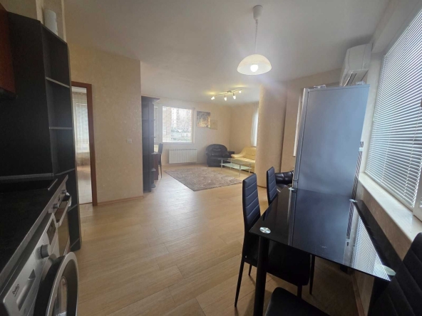 Дава се под наем Двустаен апартамент в София, Младост 2 - 70 кв.м за 498.27 € - Снимка #1