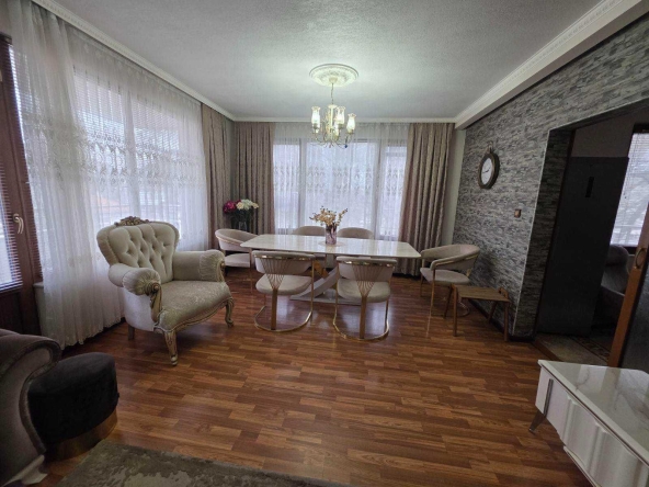 Многостаен апартамент в Хасково, Любен Каравелов - 169 кв.м за 766 €/кв.м - Снимка #1