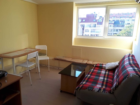 Дава се под наем Едностаен апартамент в София, Център - 40 кв.м за 468.69 € - Снимка #1
