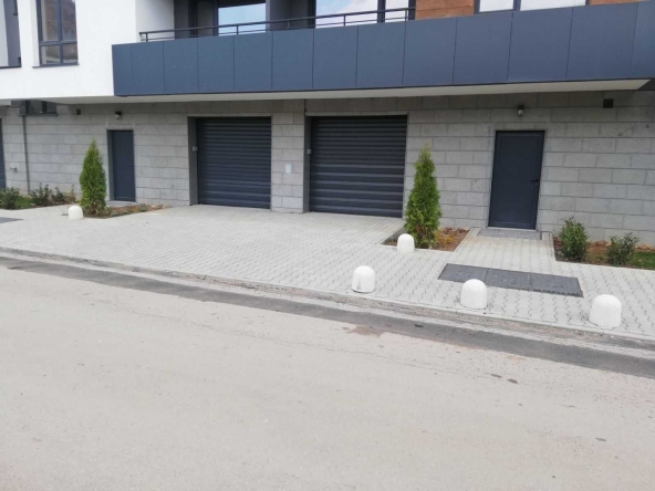 Дава се под наем Гараж / Паркомясто в София, Младост 4 - 23 кв.м за 174.42 € - Снимка #1