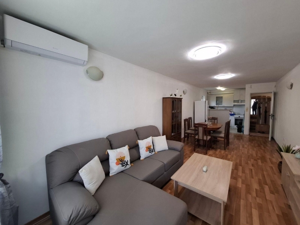 Дава се под наем Тристаен апартамент в Варна, ЖП Гара - 98 кв.м за 827.73 € - Снимка #1