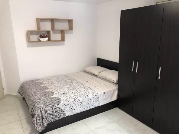 Дава се под наем Двустаен апартамент в Бургас, Възраждане - 50 кв.м за 357 € - Снимка #1