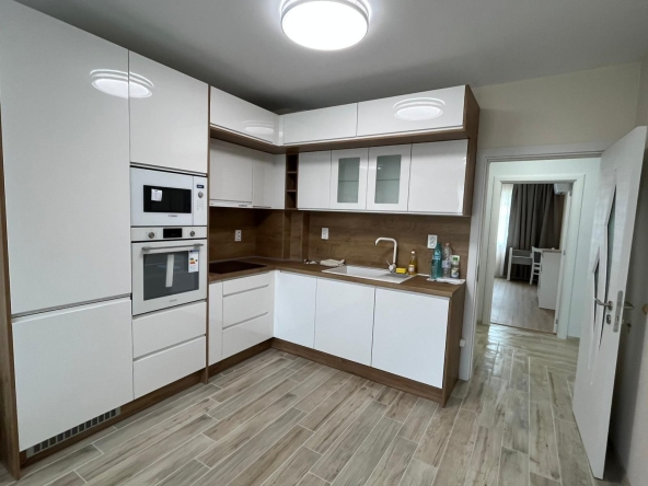 Дава се под наем Тристаен апартамент в Варна, Младост 1 - 80 кв.м за 797.64 € - Снимка #1