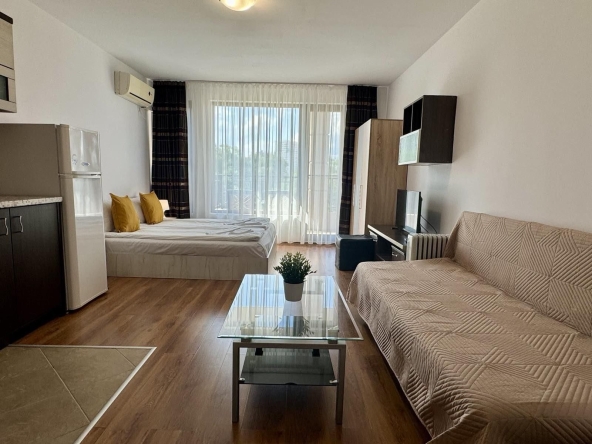 Дава се под наем Едностаен апартамент в Бургас, Лазур - 20 кв.м за 331.5 € - Снимка #1