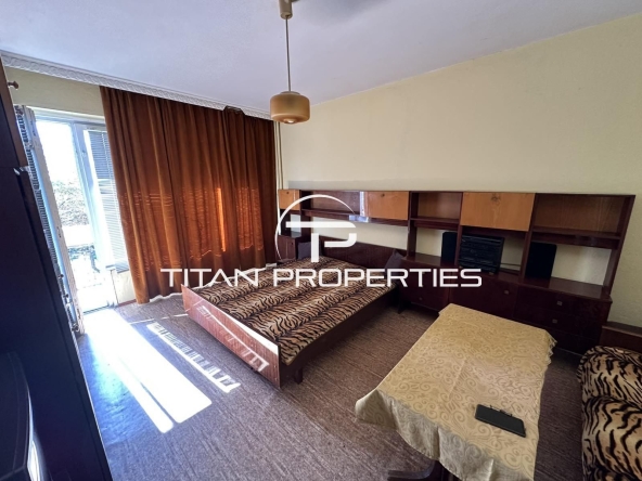 Дава се под наем Двустаен апартамент в Бургас, Славейков - 46 кв.м за 255 € - Снимка #1