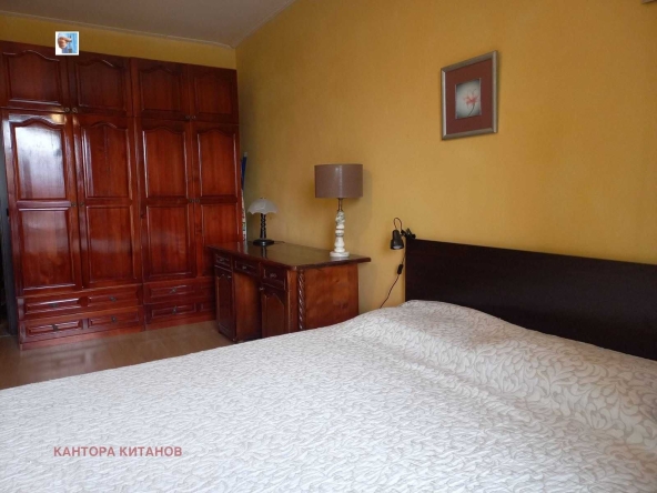 Дава се под наем Тристаен апартамент в София, Център - 100 кв.м за 847.62 € - Снимка #1