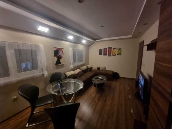 Дава се под наем Двустаен апартамент в София, Банишора - 55 кв.м за 598.23 € - Снимка #1