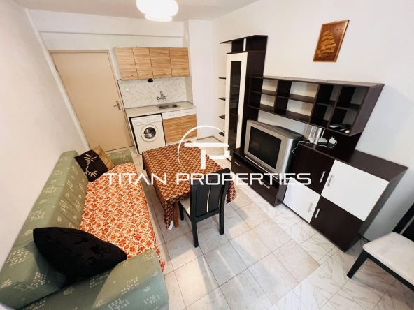 Дава се под наем Двустаен апартамент в Бургас, Лазур - 67 кв.м за 348.84 € - Снимка #1